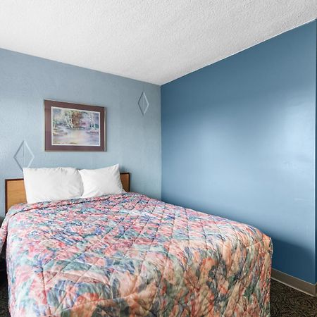 Broadway Inn Council Bluffs Buitenkant foto